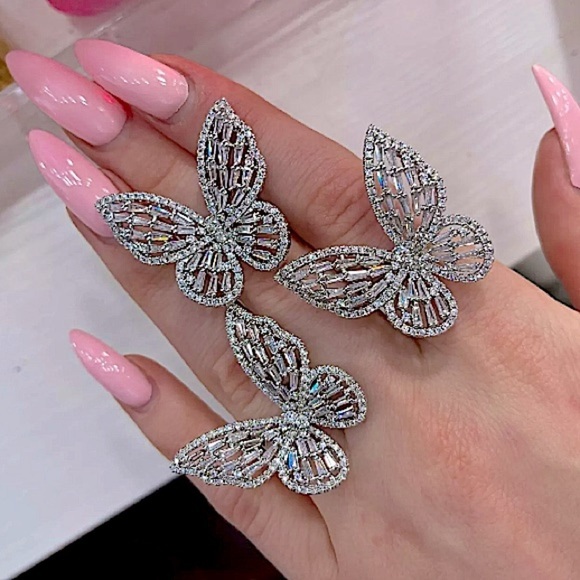 WHITE GOLD PLATED ZIRCON BUTTERFLY RING - Picture 1 of 16
